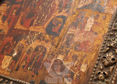 Старинная деревянная икона в латунном окладе «Двунадесятые праздники», Россия, Холуй, сер. 19 в.