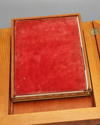 Старинная икона в окладе «Господь Вседержитель», дерево, белый металл., Москва, 1883 г.